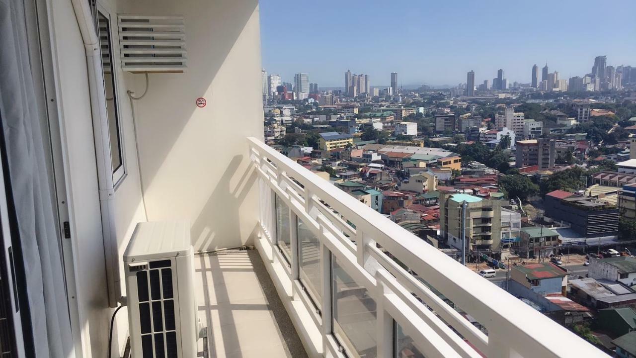 Viera Residence Manila Exterior photo